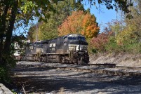 NS 4131 leads an intermodal train into Danville Yard